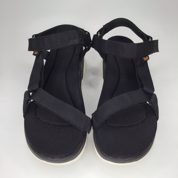 Teva Jadito Universal Platform Sandal in Black. - Picture 2 of 11